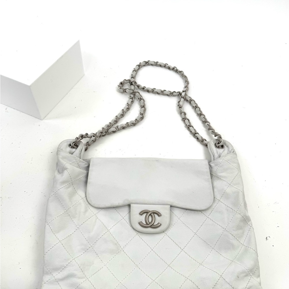 Chanel White Leather Rare Runway Archived Shoulder Bag w/Silver Hardware - Picture 8 of 17